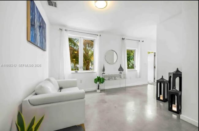 Photo - 2200 Lincoln Ave