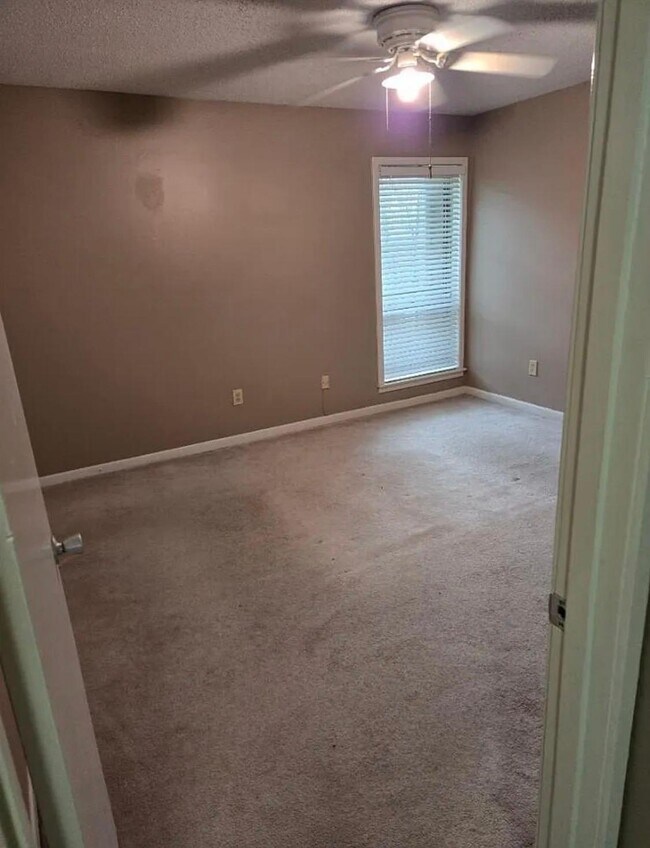 Photo - 1009 June Rd