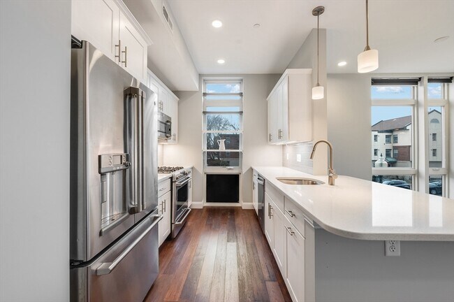 Photo - 170 W Broadway Unit 201