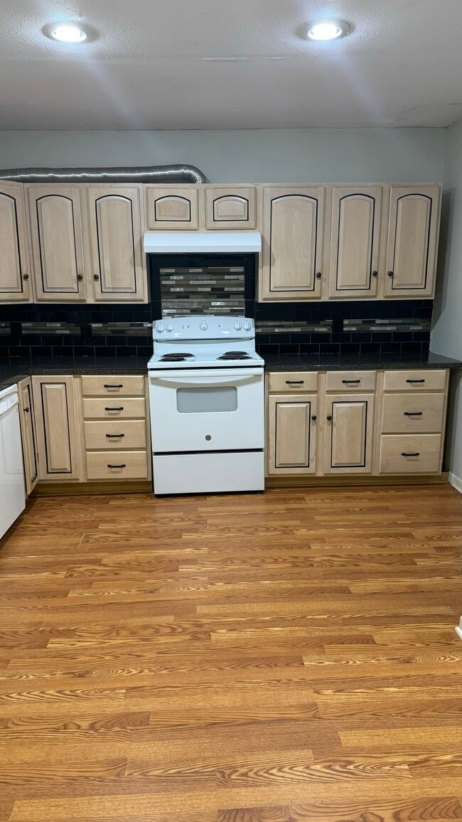 Photo - 503 N Monroe St