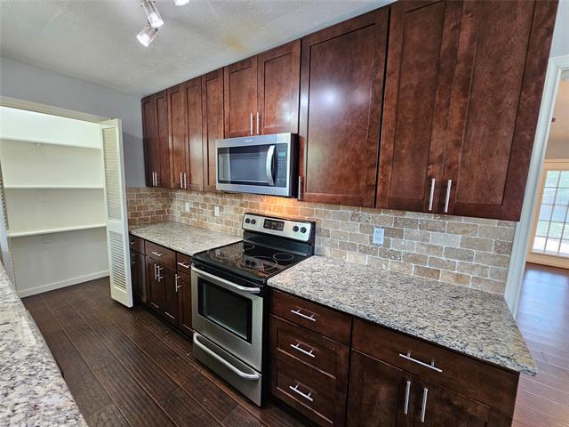 Photo - 216 Wesley Dr