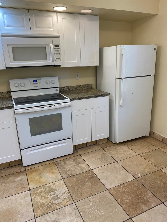 Photo - 1605 E 4th St Unit 2