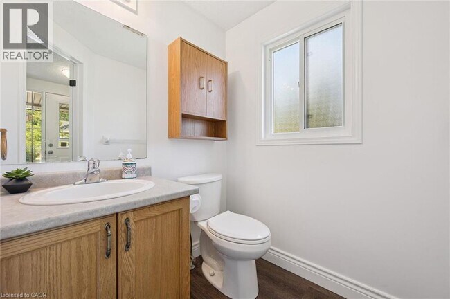 Photo - 71 Peach Blossom Crescent