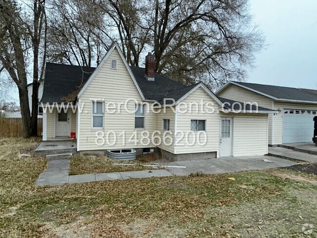 Building Photo - for a limited time, this property offers n... Rental