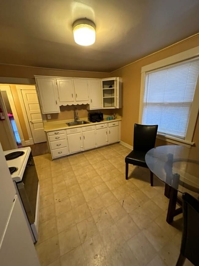 Photo - 514 16th St NE Unit 2