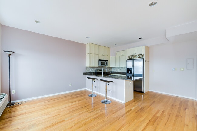 Photo - 2300 18th St NW Unit 301