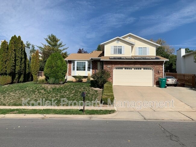 Building Photo - 1737 E 2800 N