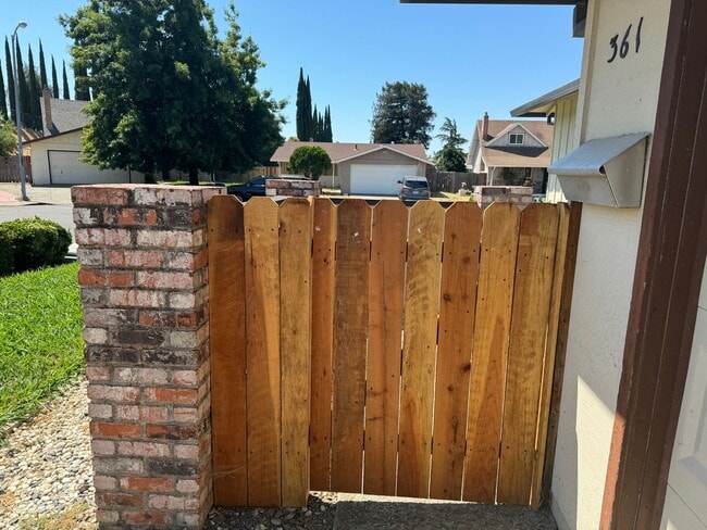 Photo - 361 Honeysuckle Dr