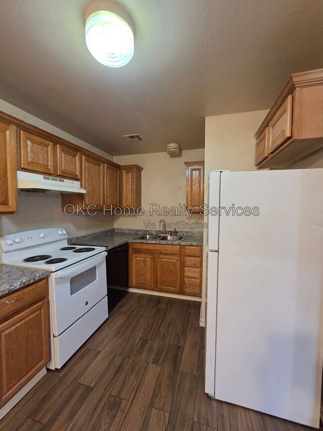 1132 N Gardner Ave