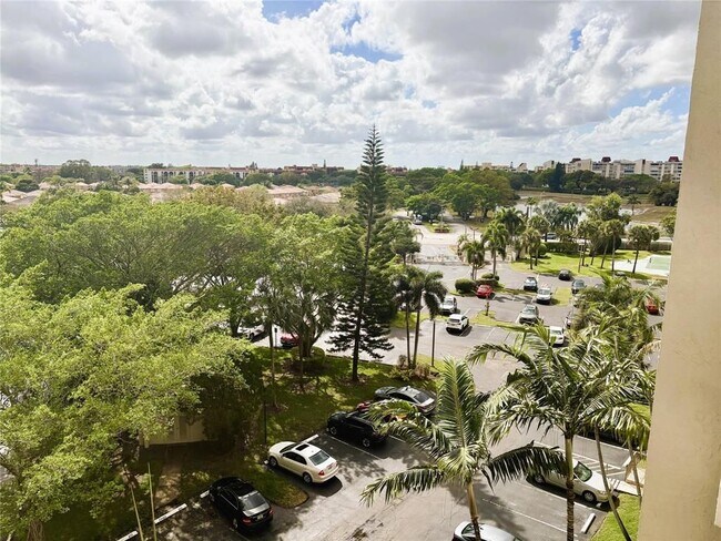 Photo - 3940 Inverrary Blvd