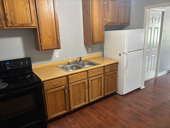 Photo - 703 N Ohio St Unit 4