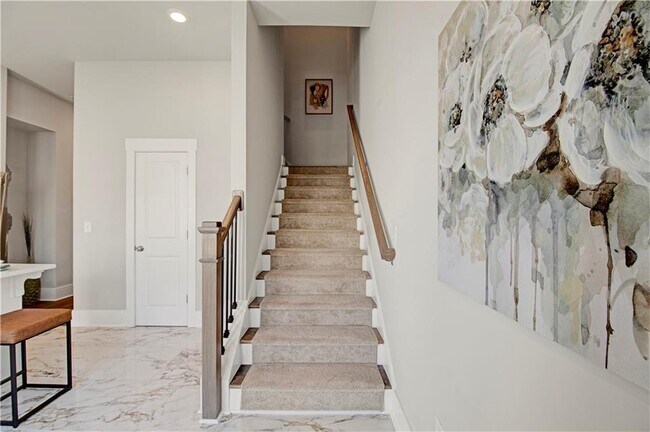 Photo - 2030 Main St NW