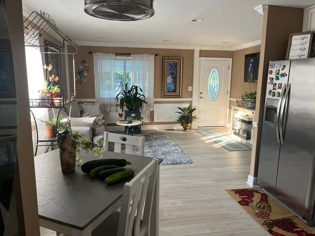 Photo - 1300 Wilson Point Rd