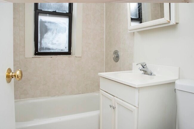 Photo - 838 W Cornelia Ave Unidad 2N