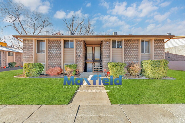 Building Photo - Sugarhouse -  2 Bed 1 Bath 1 Covered Parking Unit 22