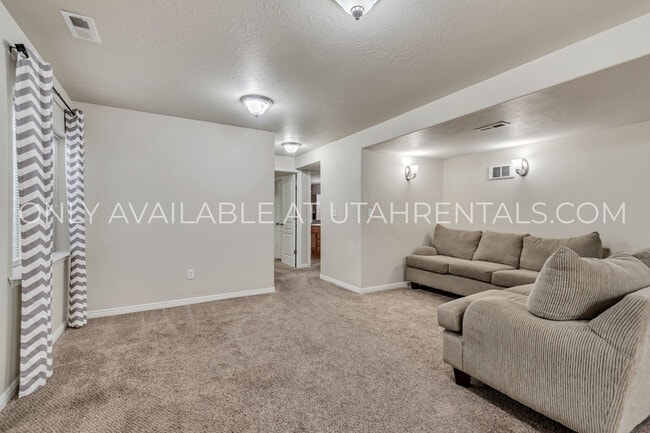 Photo - 2801 S Harrow Ct