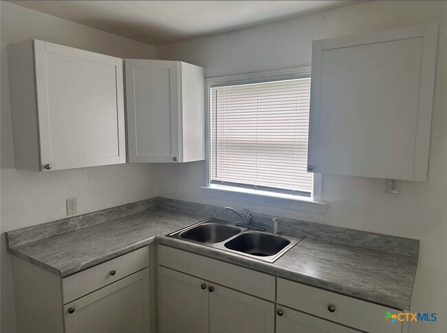 Photo - 1104 Duncan Ave