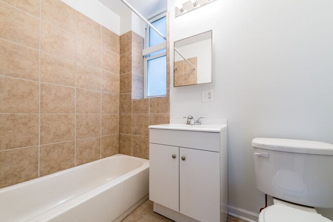 Photo - 1630 S Sawyer Ave Chicago, IL 60623