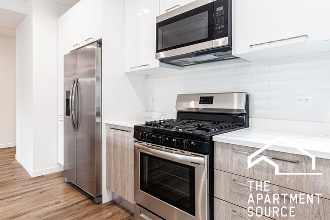 Building Photo - 1426 W Jonquil Terrace Unit 3 Rental