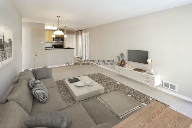 Building Photo - Perectly Located, **PET FRIENDLY** Spaciou... Unit APT 4104
