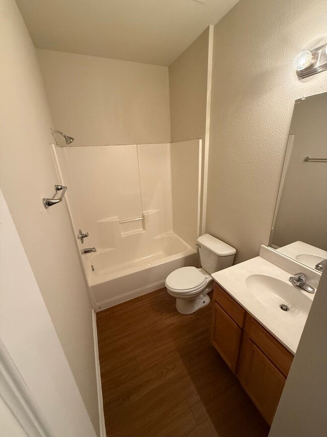 Photo - SYLVIA937-39 Unit 939