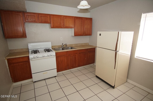 Photo - 422 Val Verde St