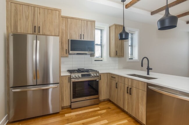 Photo - 4956 N Oakley Ave Unit 3