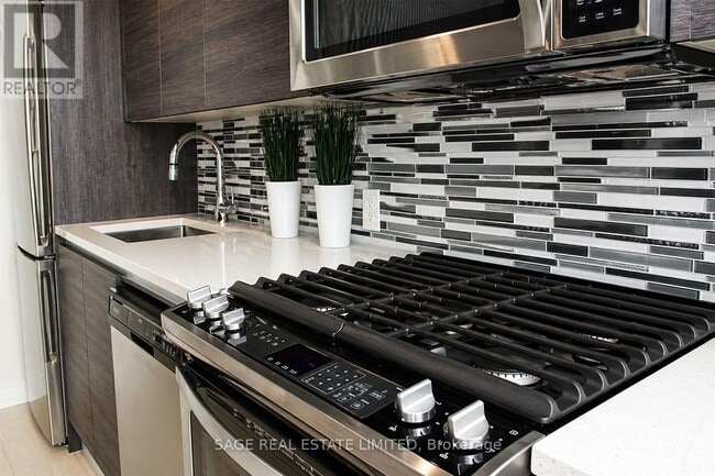 Photo - 111 Bathurst St Unit 706