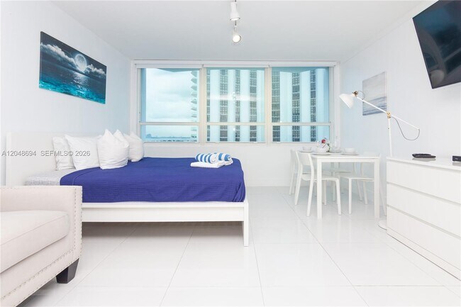 5445 Collins Ave Unit 908