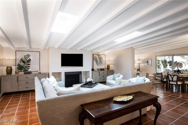 Photo - 359 2nd Ave N