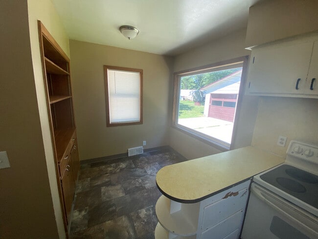 Photo - 630 W Linden St