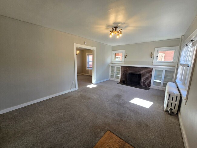 Photo - 440-442 Clarkson Unit 440