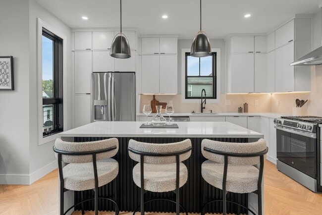 Building Photo - 106 Moore St Unit 8