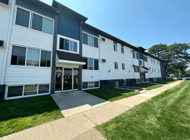 Building Photo - Copper Cove Apartments