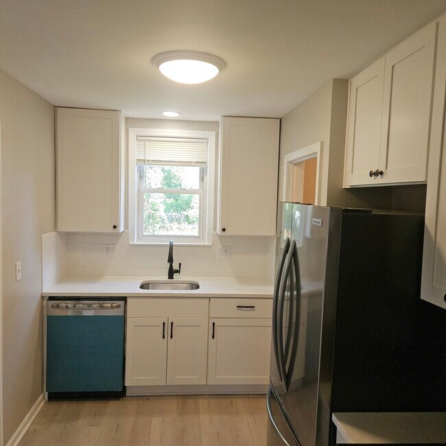 Photo - 551 E Webster St