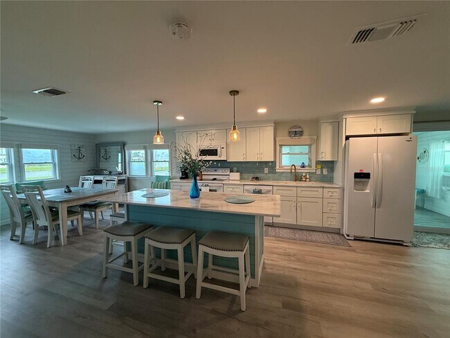 Photo - 637 Los Altos