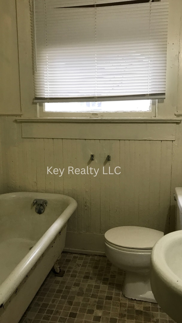 Photo - **** 612 - A 18th Street - Alexandria MOVE IN SPECIAL