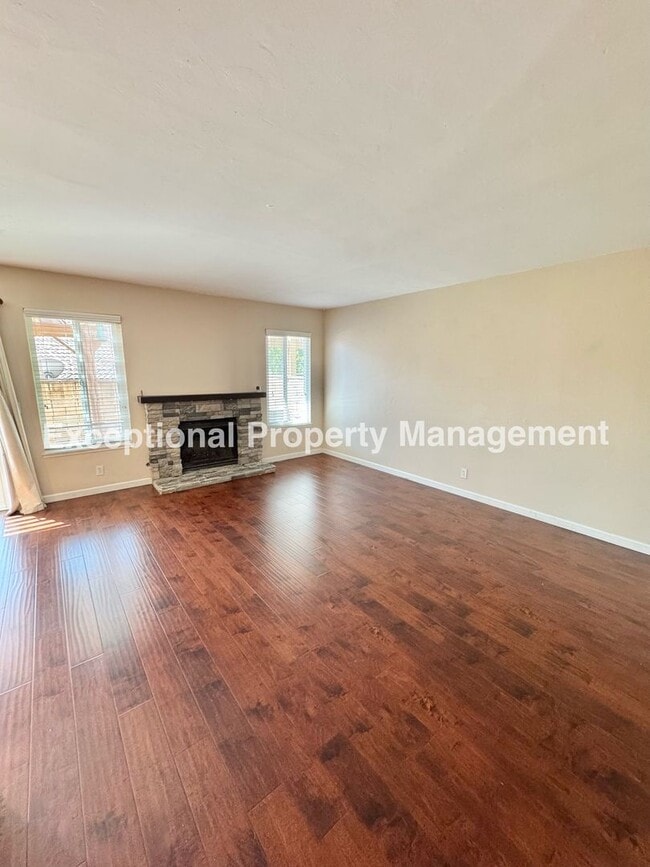 8419 Cedarwood Ln