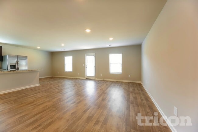 Photo - 927 Equine Dr