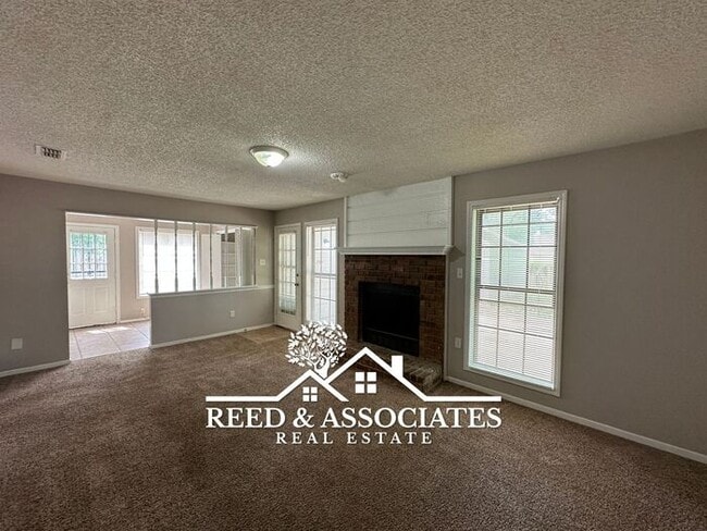 Photo - 3 Bedroom in Hickory Ridge - South Riverdale