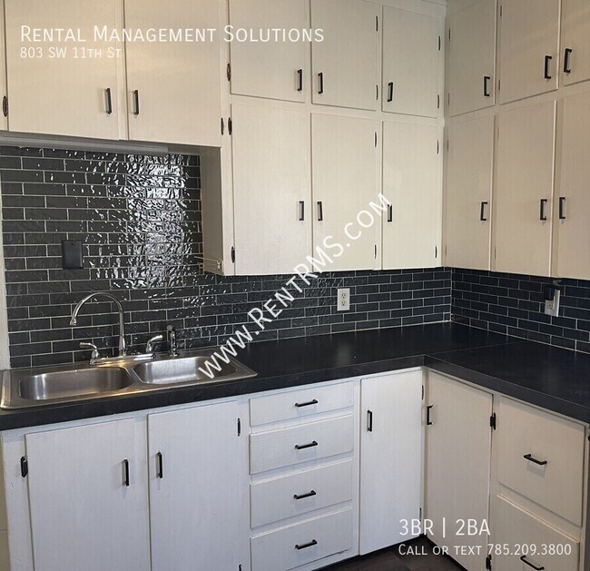 Photo - 803 SW 11th St Apartment