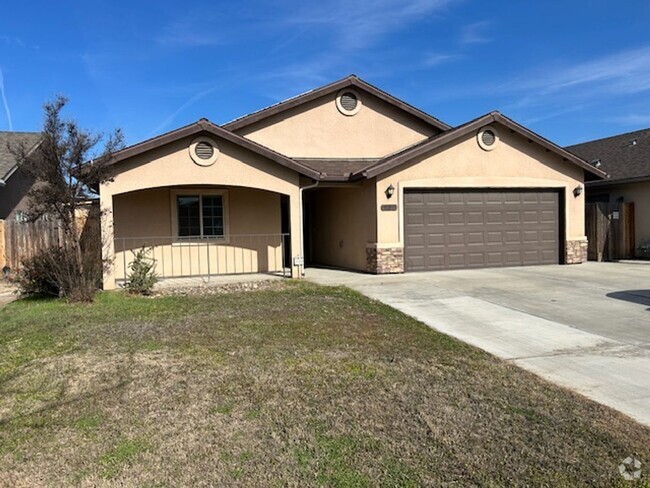 Building Photo - 4 bedroom/2 bath in Northeast Visalia Rental