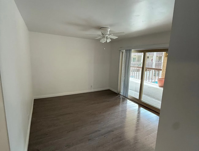 Building Photo - 5718 Ravenspur Dr Unit 202