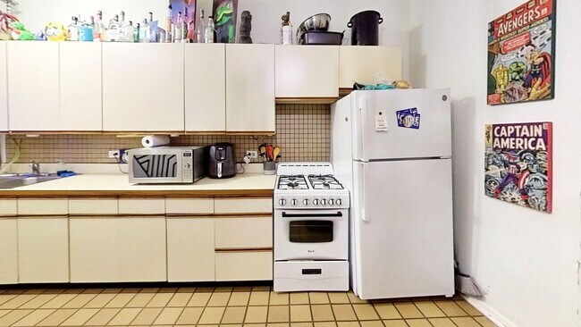 Photo - Second Floor Sheridan Park Studio Unidad 4651 2W