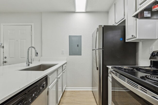 Photo - Garrett Gardens Apartments