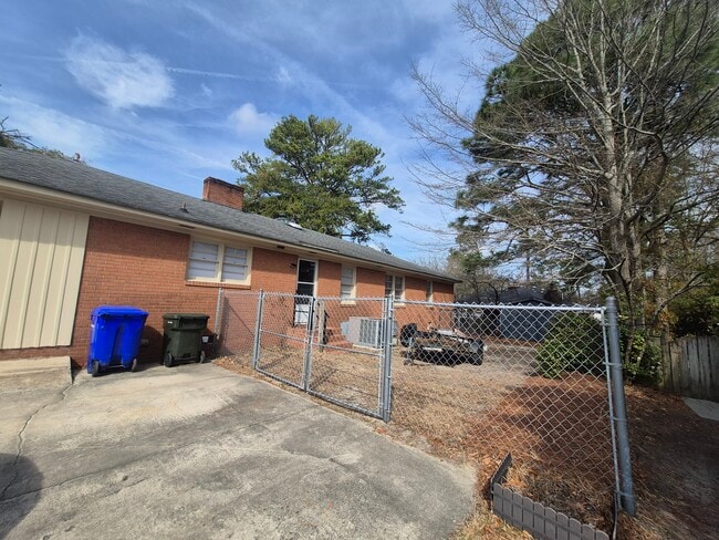 Photo - 1802 S Elm St