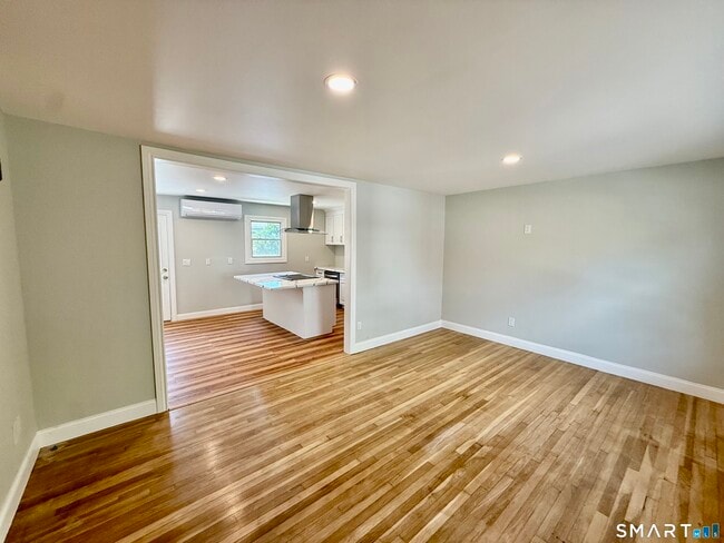 Photo - 10 Elmwood St