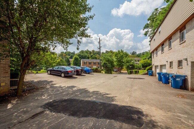 Photo - 1567 - 1569 Cathell Road