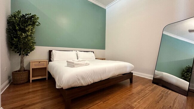 Photo - 33 S Ashland Ave Unit ID1031375P