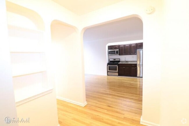 Building Photo - 0 bedroom in Flushing NY 11374 Unit 3L Rental